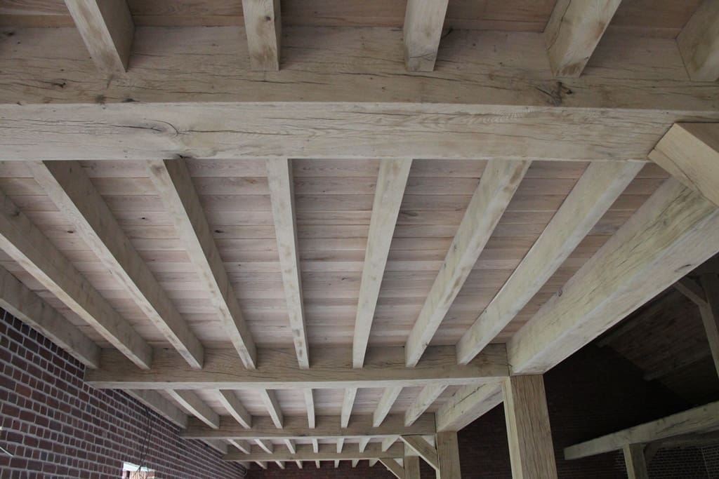 Customer project: ceiling structure with exposed oak beams